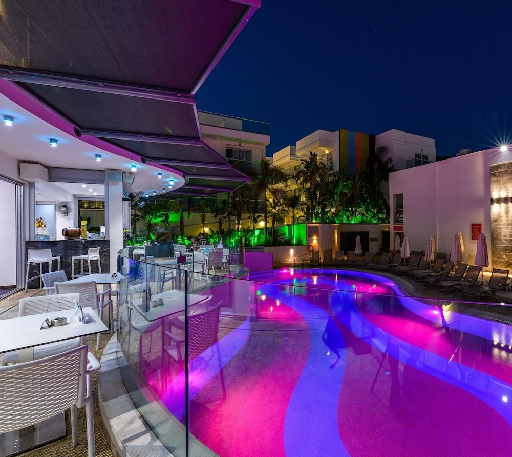 Tasia Maris Oasis Ayia Napa Exterior photo