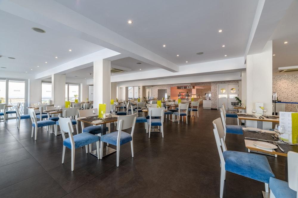 Tasia Maris Oasis Ayia Napa Exterior photo